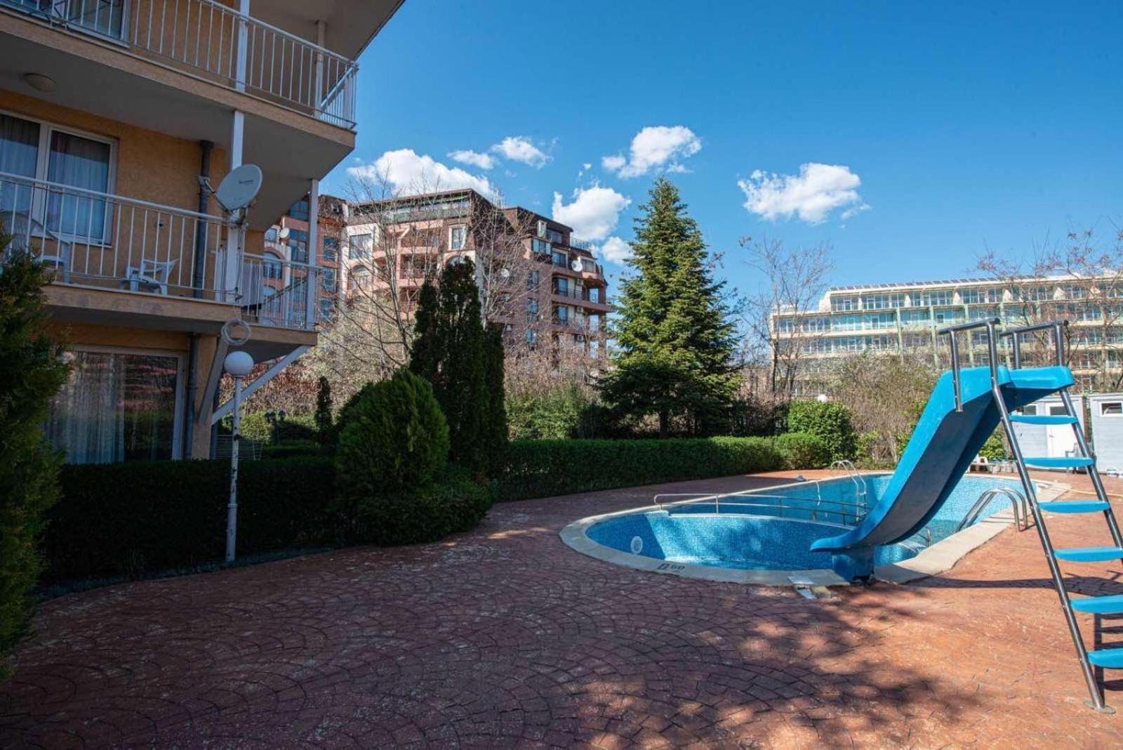на две нива Apartment *